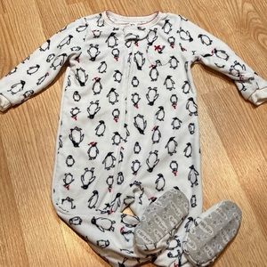 Carters velour sleeper penguin‎ Santa hat 18 months